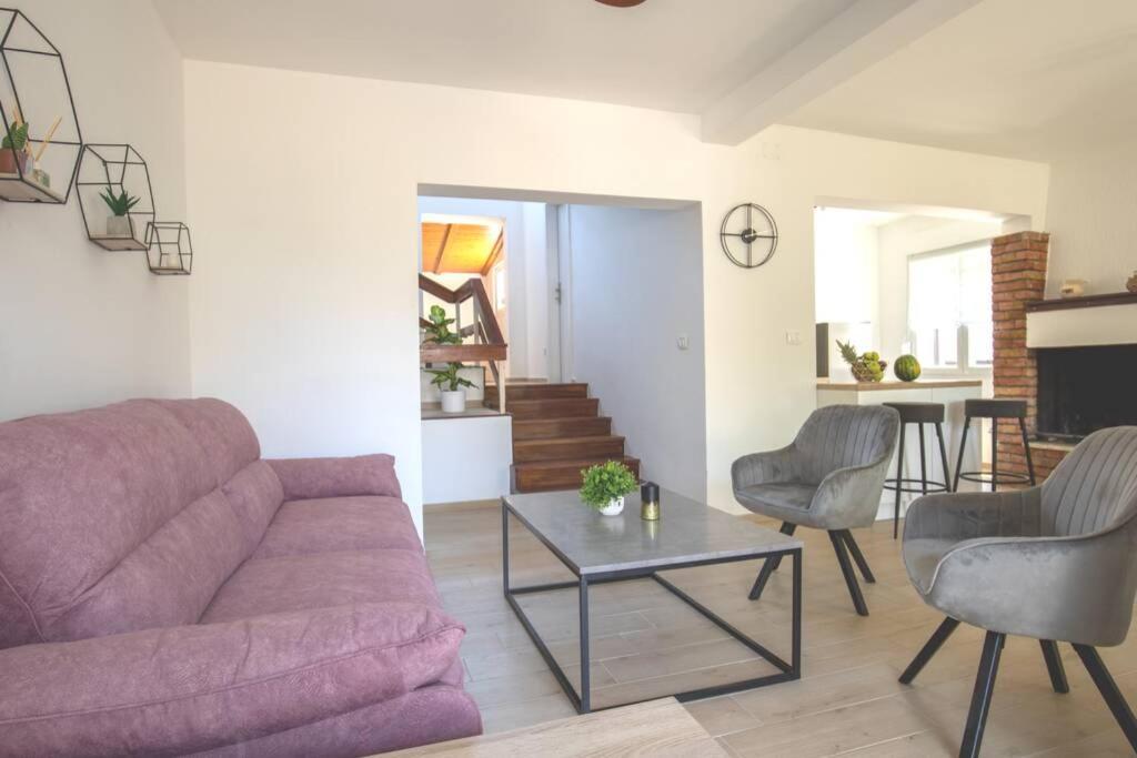 Villa Flora Relax House, Free Parking Peroj Exterior foto