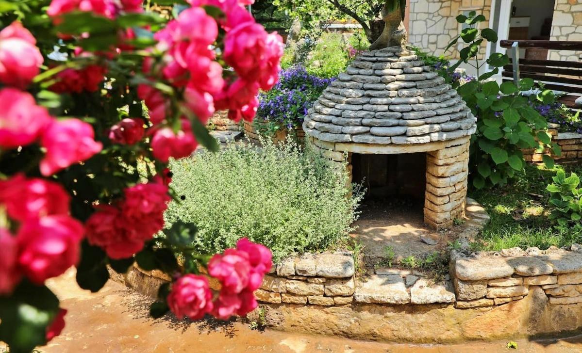 Villa Flora Relax House, Free Parking Peroj Exterior foto
