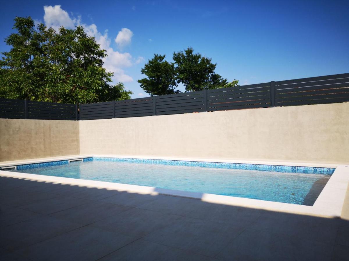 Villa Flora Relax House, Free Parking Peroj Exterior foto